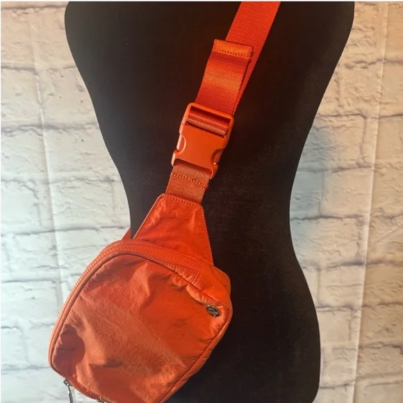 Lululemon orange every day belt bag - Picture 2 of 6